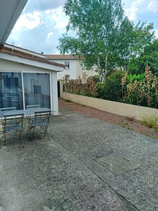 Maison Agreable Avec Stationnement Privatif Angoulême Eksteriør bilde